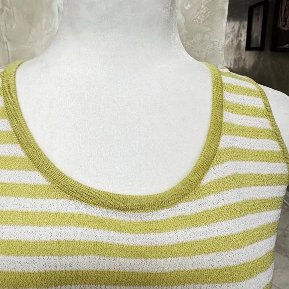 St. John Vintage Fitted White and Yellow/Green Sleeveless Tank Top - Picture 2 of 7